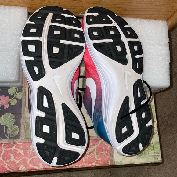 Nike Revolution 3 Air Max Women Size 5Y 819416-404 Pink/ Blue/Purple Umbre - Picture 7 of 7